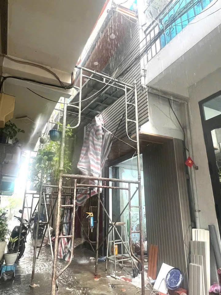 Nhà bán hẻm Lạc Long Quân, Q11 - 7m² giá 1.46 tỷ - Giao nhà mới sửa xong!