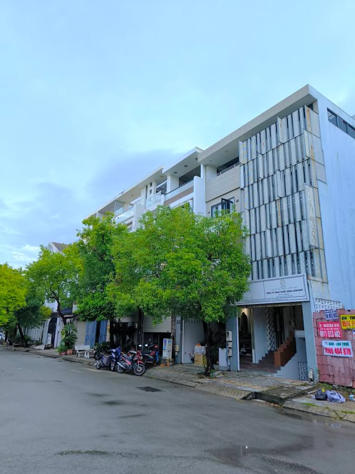 Nhà phố Tân Quy Đông, Quận 7 60m² giá 11.2 tỷ - Vị trí trung tâm, thuận tiện giao thông!