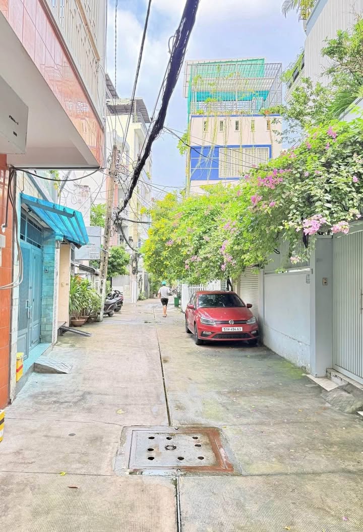 Nhà mặt hẻm ô tô đường Thành Thái, Quận 10, 50m² giá chỉ 10.99 tỷ - Đầu tư sinh lời!