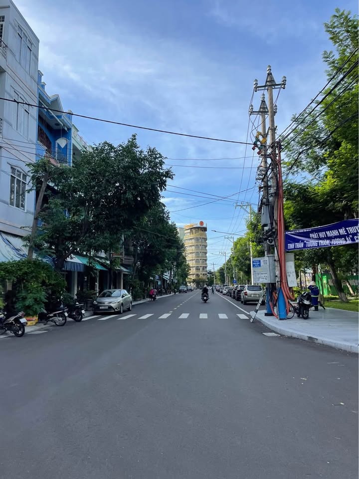 Nhà Mặt Tiền Phạm Hùng, Lý Thường Kiệt, Quy Nhơn 78m² giá 14.5 tỷ - Cơ hội hiếm có!