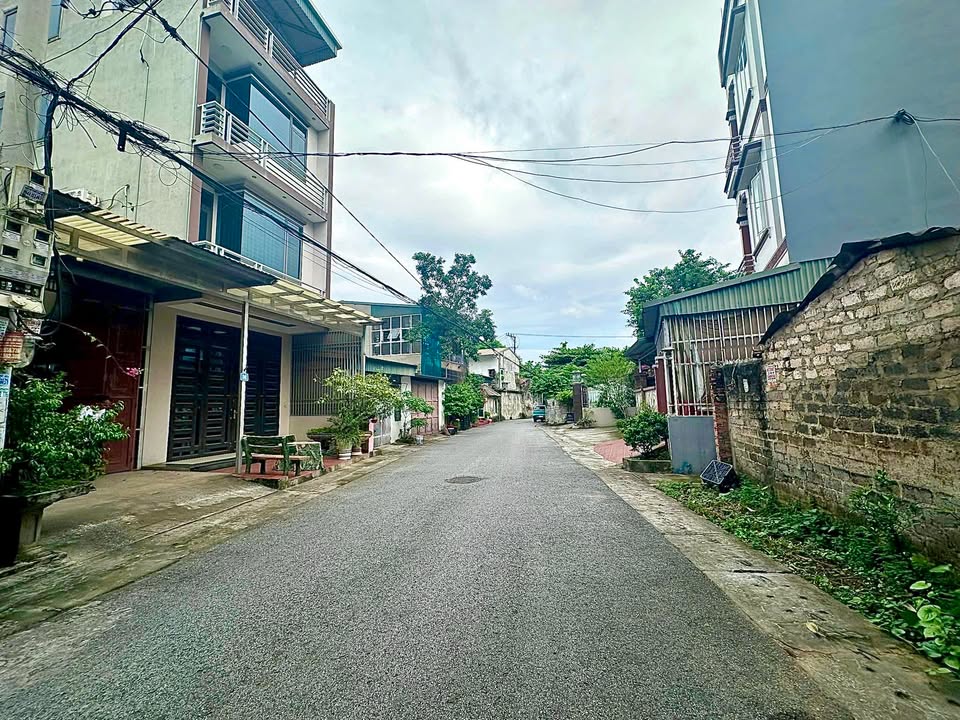 Lô đất 2 mặt đường tại Thanh Miếu, Việt Trì 76m² giá 3 tỷ - Đất vuông vắn, dễ xây dựng!