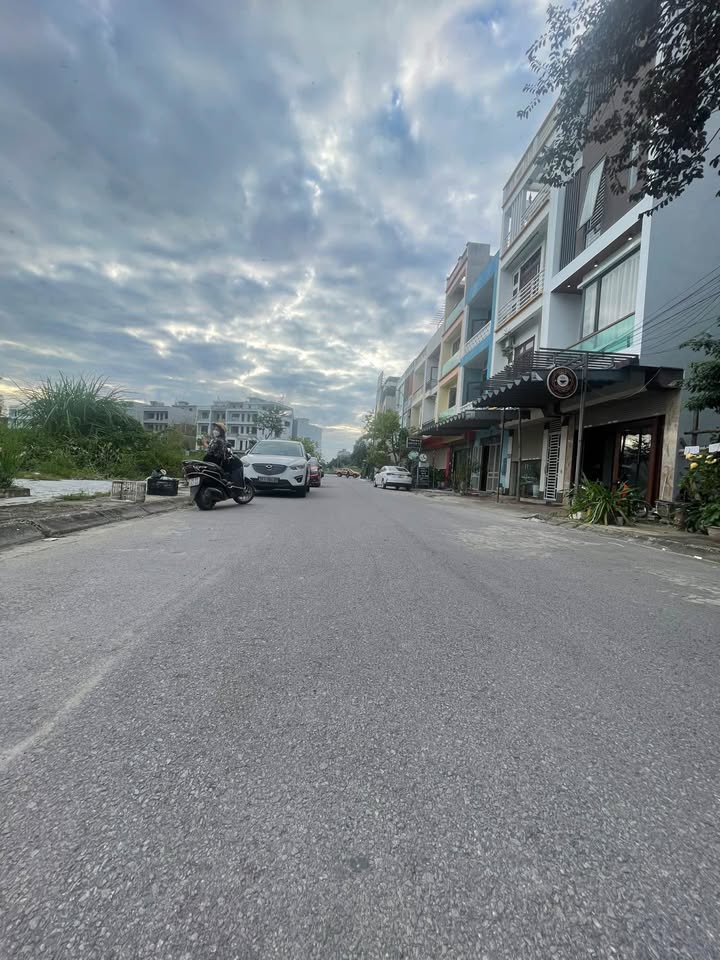 Nhà 2 tầng Phú Sơn 67.5m² giá 5.75 tỷ - Vị trí kinh doanh sầm uất!