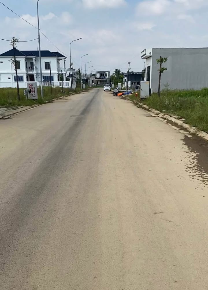 Đất nền Sầm Sơn 100m² giá 1.4 tỷ - Cách biển chỉ 1km!