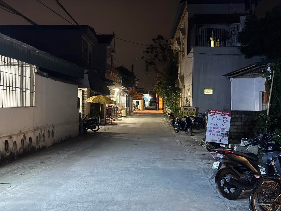 Nhà 2 tầng phố Quyết Thắng, 107m² giá thỏa thuận - Full nội thất sang trọng!