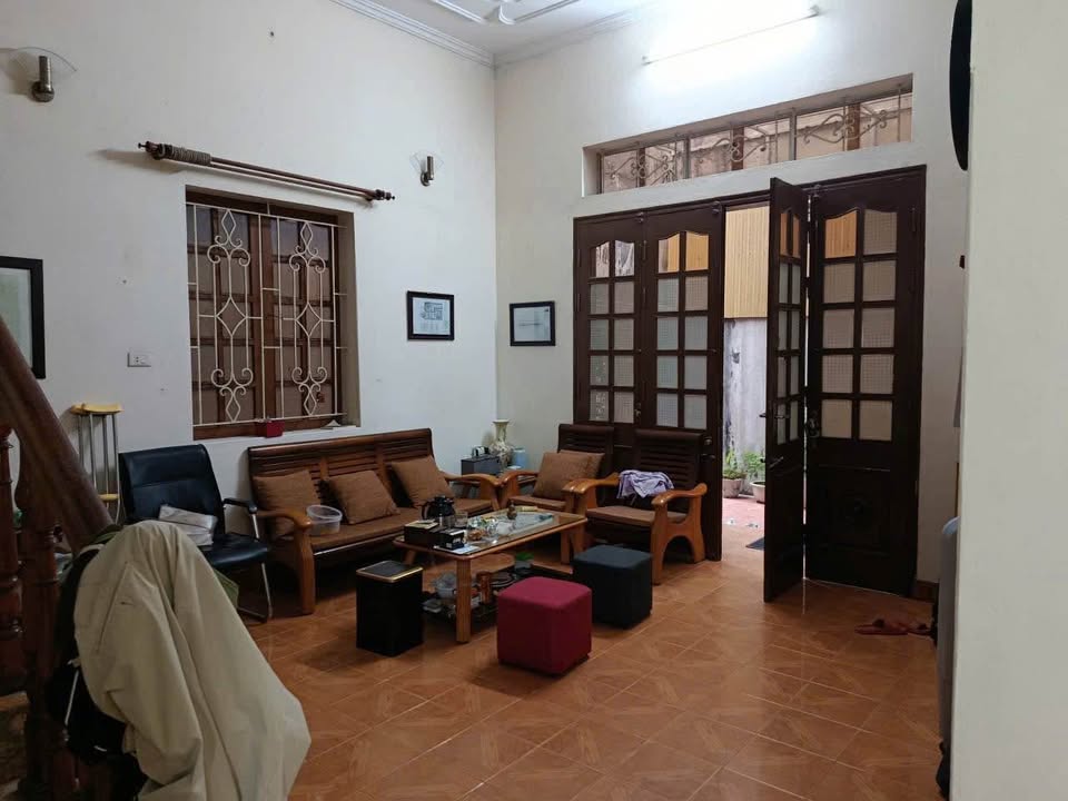 Nhà phố Hoàng Văn Thụ, Thanh Hóa 150m² giá 2 tỷ - Sân vườn xinh đẹp, gần trung tâm!