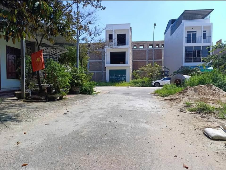 Nhà thô 3.5 tầng tại Phường Đông Hải, TP Thanh Hóa 75m² - Vị trí đắc địa gần trung tâm