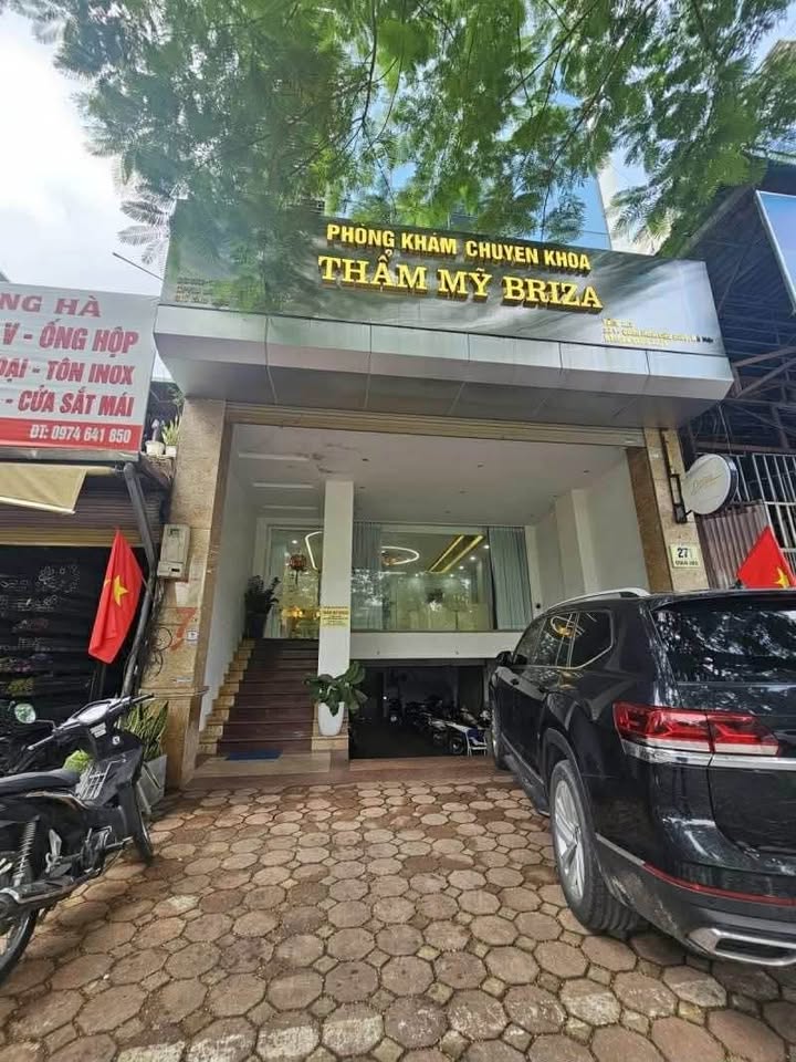 Nhà mặt phố Quan Hoa, Cầu Giấy 143m² giá 110 tỷ - Đầu tư sinh lời cao!