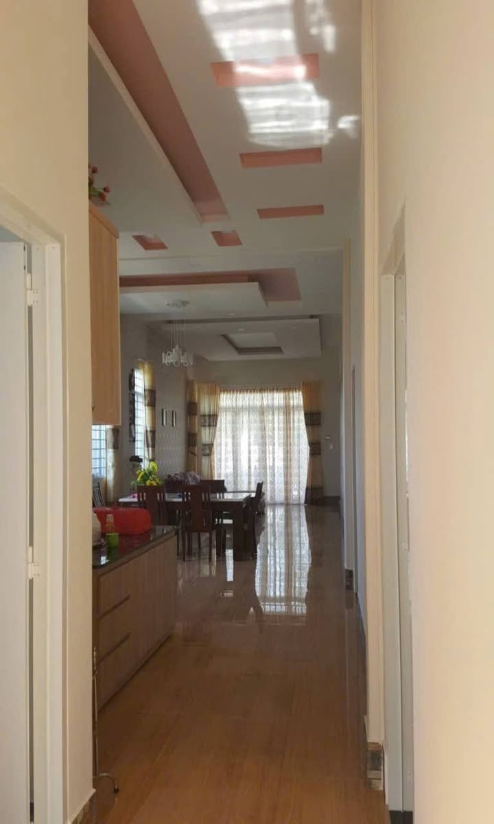 Biệt thự Mái Thái Bến Tre 254m² giá 3.8 tỷ - Hướng Đông Bắc, sẵn sàng vào ở!