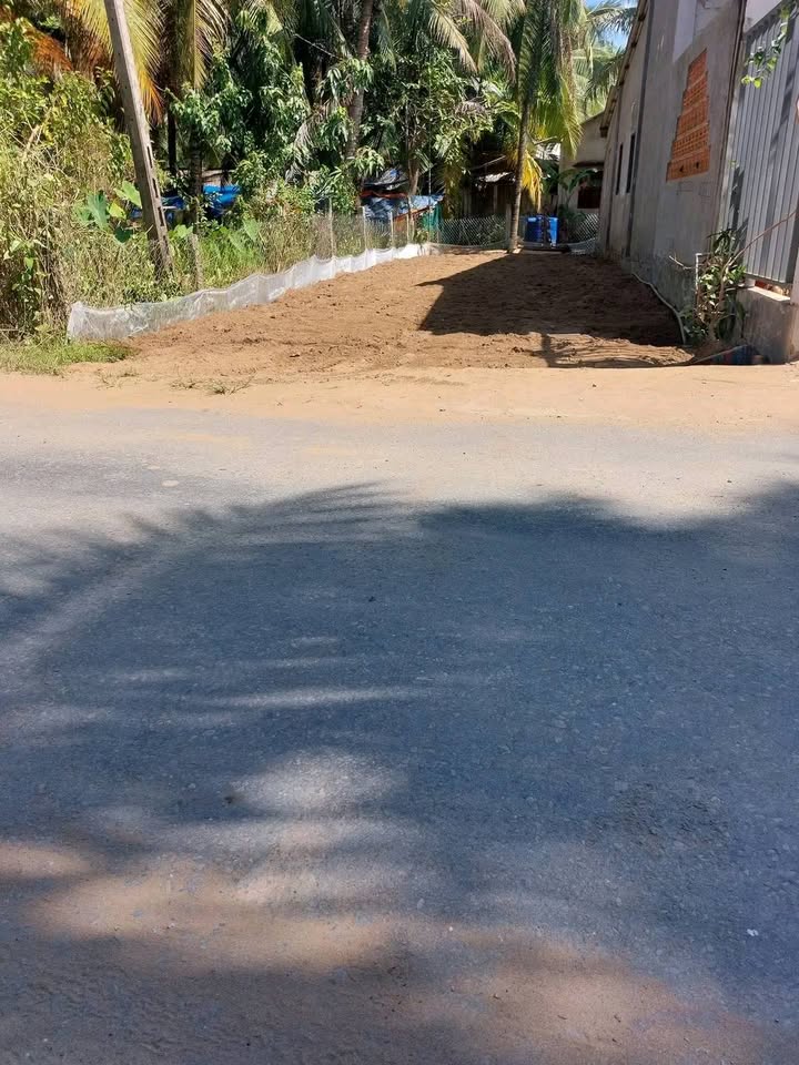 Nhà bán tại Thạnh Ngãi, Mỏ Cày Bắc - 110m² giá 750 triệu - Chính chủ cần bán gấp!