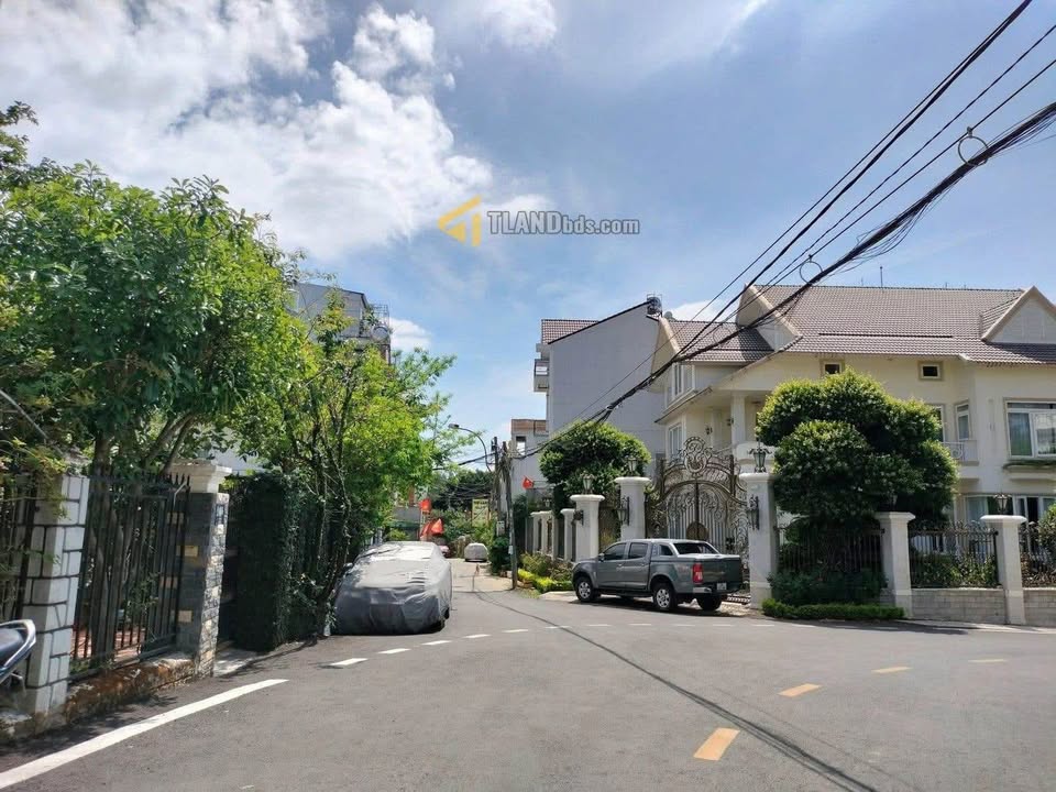 Nhà phố 3 tầng hẻm ô tô Bùi Thị Xuân, Đà Lạt 66.7m² giá 8.5 tỷ - Đầu tư sinh lời lý tưởng!