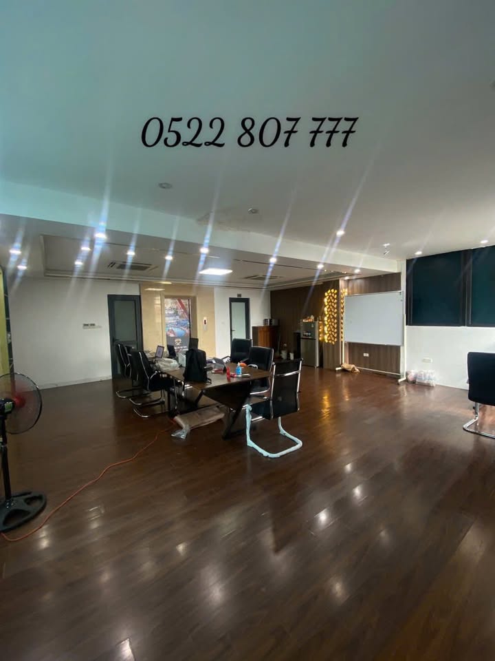 Văn phòng cho thuê đường Nguyễn Khang, Cầu Giấy 100m² - Giá cực tốt chỉ 13 triệu/tháng!