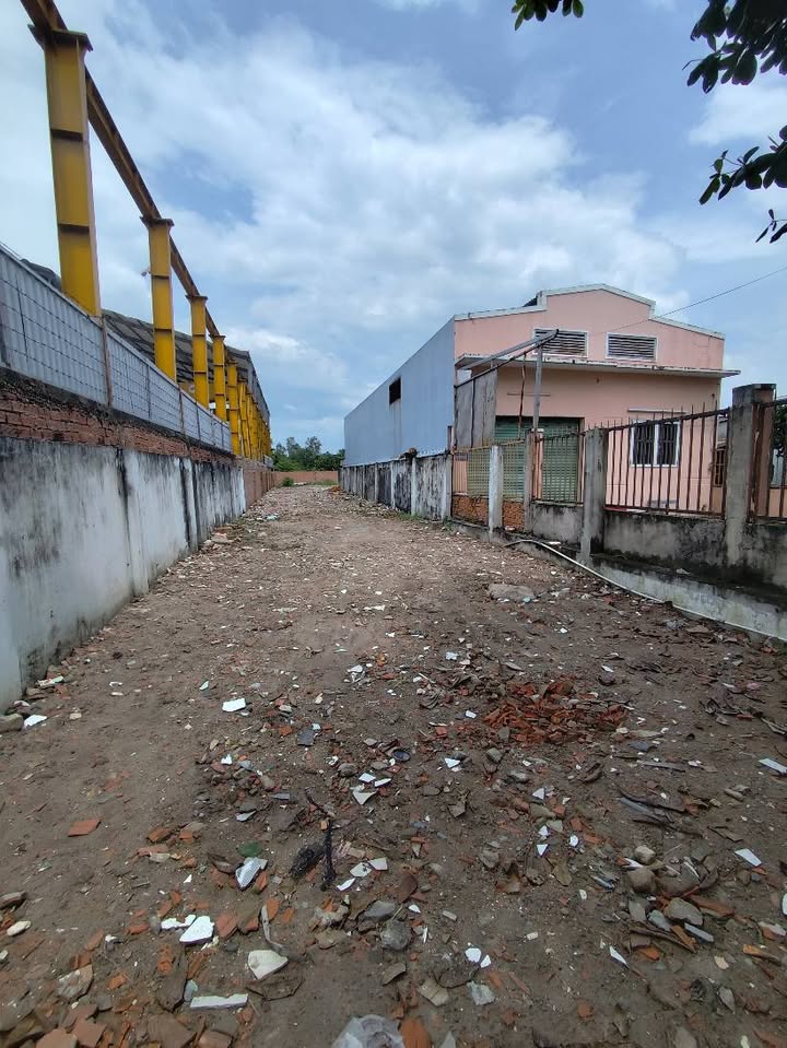 Đất thổ cư mặt tiền Nguyễn Văn Bứa, Hóc Môn 390m² giá 11.8 tỷ - Pháp lý rõ ràng!