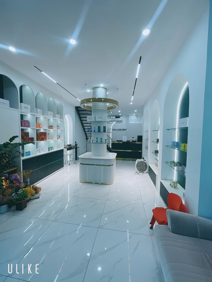 Mặt bằng kinh doanh cho thuê tại phố Võ Chí Công, Cầu Giấy 50m² giá 37 triệu - Thiết kế thông sàn hiện đại!