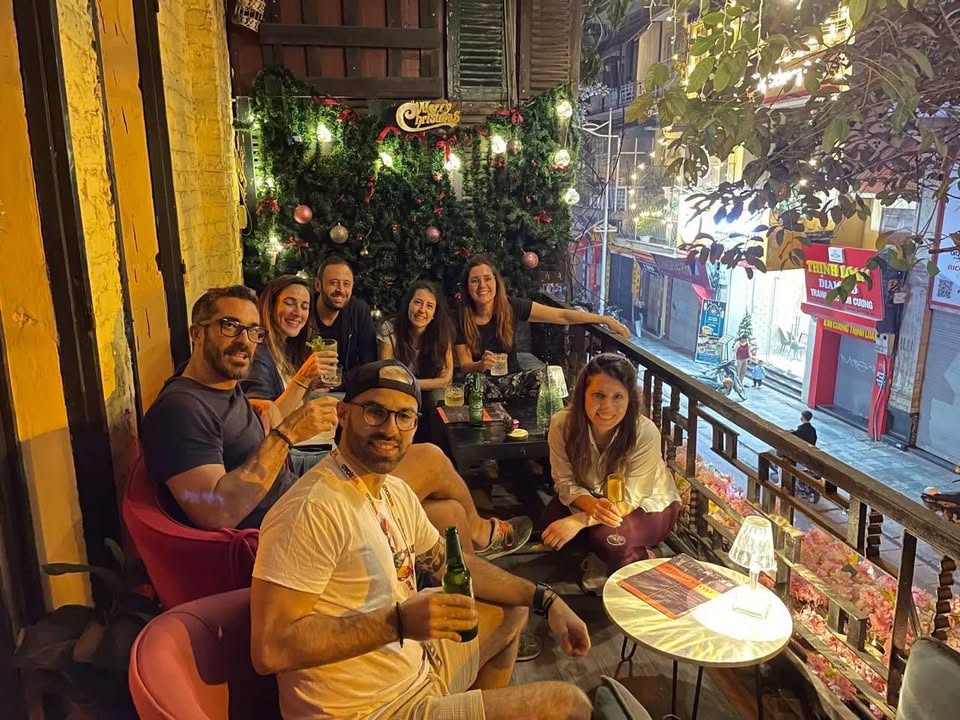 Mặt bằng kinh doanh đường Hàng Bạc, Hoàn Kiếm 200m² giá 300 triệu - Phù hợp mọi mô hình!