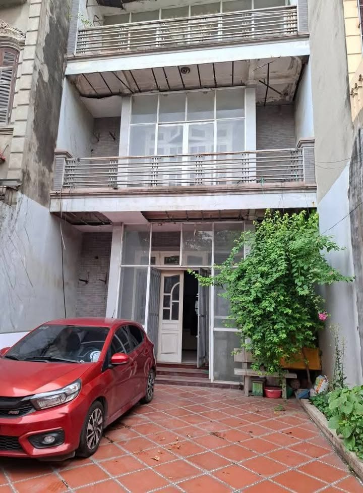 Nhà cho thuê mặt phố Phùng Hưng, Hà Đông 152m² giá 30 triệu - Vị trí vàng kinh doanh!