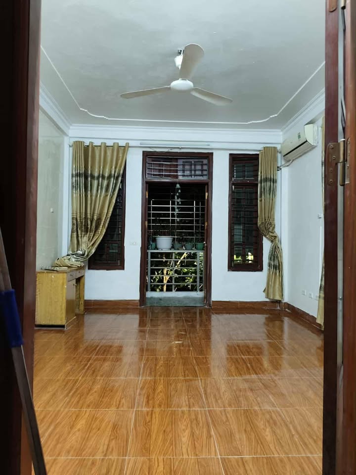 Nhà cho thuê 4 tầng Nguyễn Trãi 35m² giá 13 triệu - Ô tô vào tận cửa!