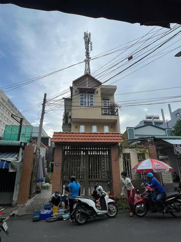 Nhà mặt tiền đường Trường Định, phường Tam Hiệp, 3 tầng - Cho thuê ngay chỉ 11 triệu!