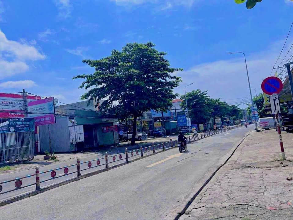 Nhà mặt tiền đường Đồng Khởi, Tân Phong, Biên Hòa 192m² giá 6.7 tỷ - Kinh doanh sầm uất!