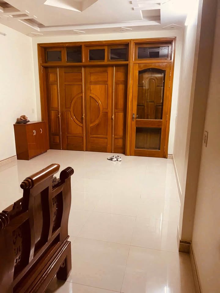 Nhà Đường Tô Hiệu, Phường Đồng Tâm, 100m² giá 4.1 tỷ - Nội thất sang trọng, ở ngay!