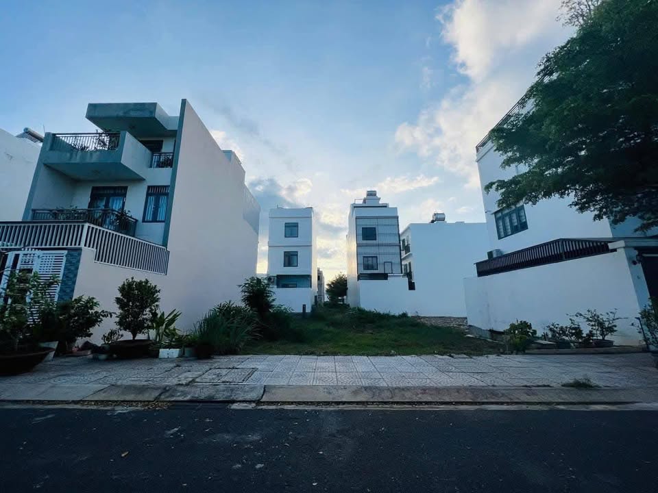 Đất nền Mỹ Gia Gói 5, Nha Trang 100m² giá 4.9 tỷ - Đường rộng, vị trí đẹp!