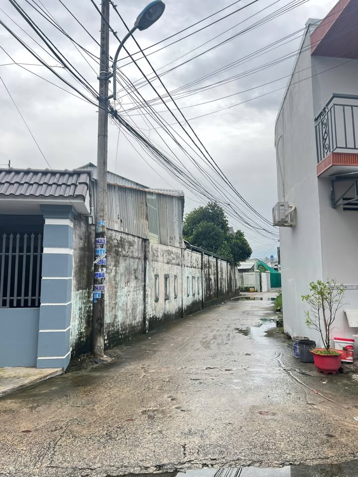 Bán nhà nhánh đường Bà Triệu, Vĩnh Lạc, Rạch Giá 213m² giá 2.5 tỷ - Ô tô vào tận đất!