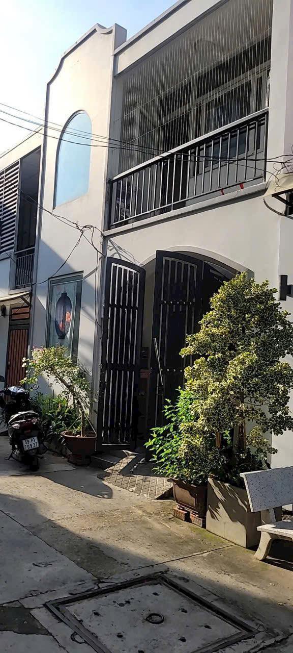 Nhà nguyên căn phường Bình Trưng Đông 40m² giá 11 triệu - An ninh và thoáng mát!