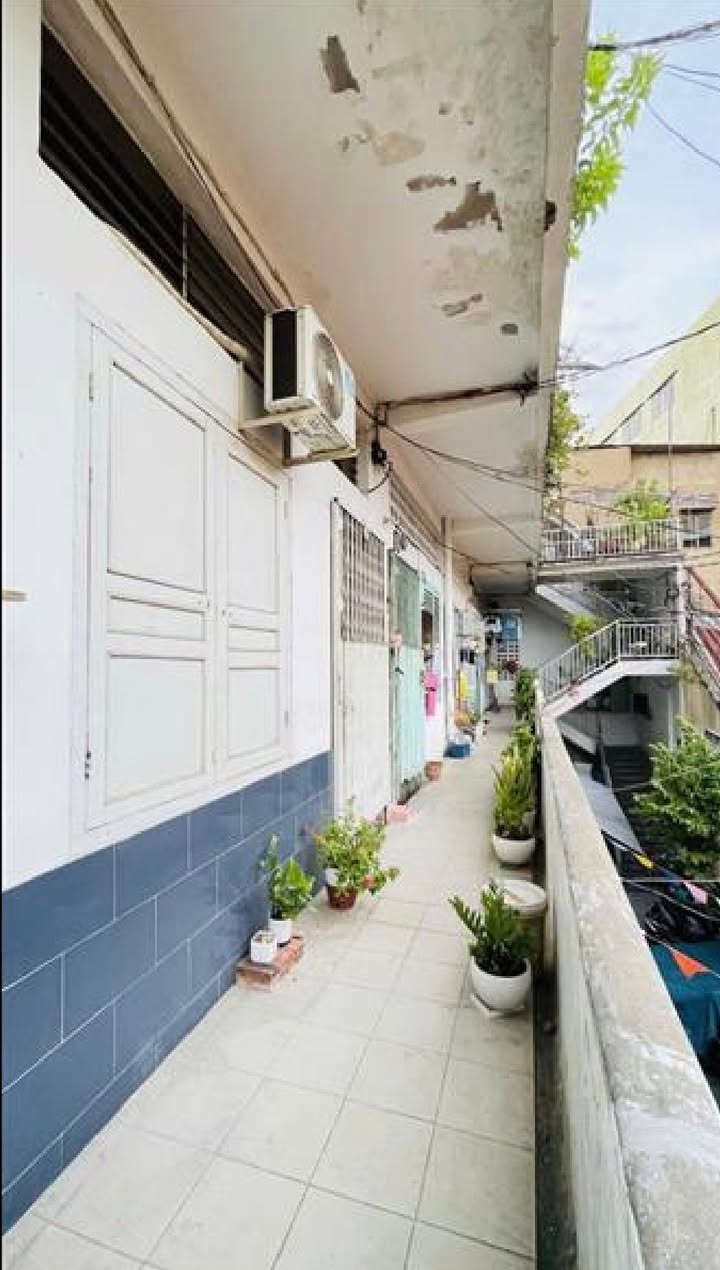 Căn hộ Lão Tử Q5 93m² giá 2.8 tỷ - Sổ hồng riêng, tiện nghi đầy đủ!