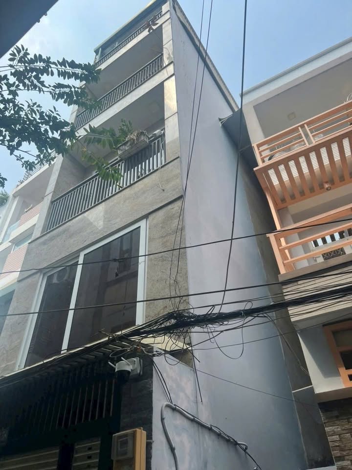 Bán nhà Hẻm 3m Nguyễn Tri Phương, Q10 - 34m² giá 7.4 tỷ - Khu an ninh, thông thoáng!
