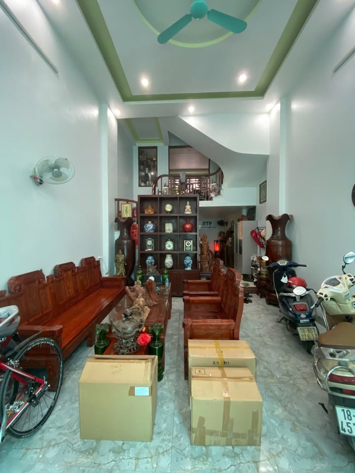 Nhà 3.5 tầng đường Thích Thế Long, 65m² giá 3 tỷ - Sẵn sàng vào ở!