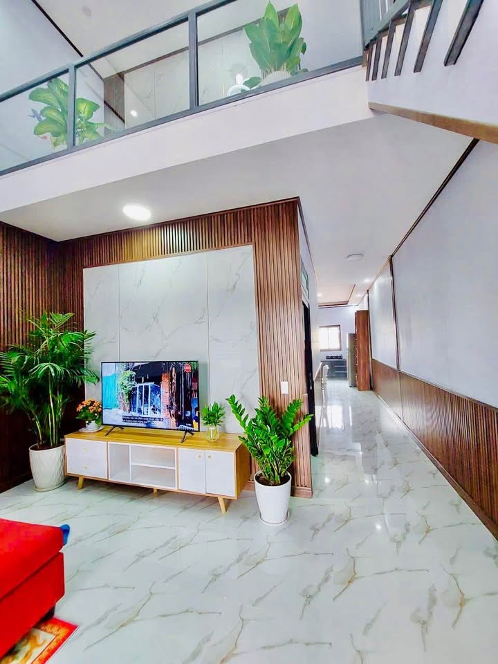 Bán nhà phường Langbiang, Đà Lạt 100m² giá 2.55 tỷ - Sân đậu ô tô tiện lợi!