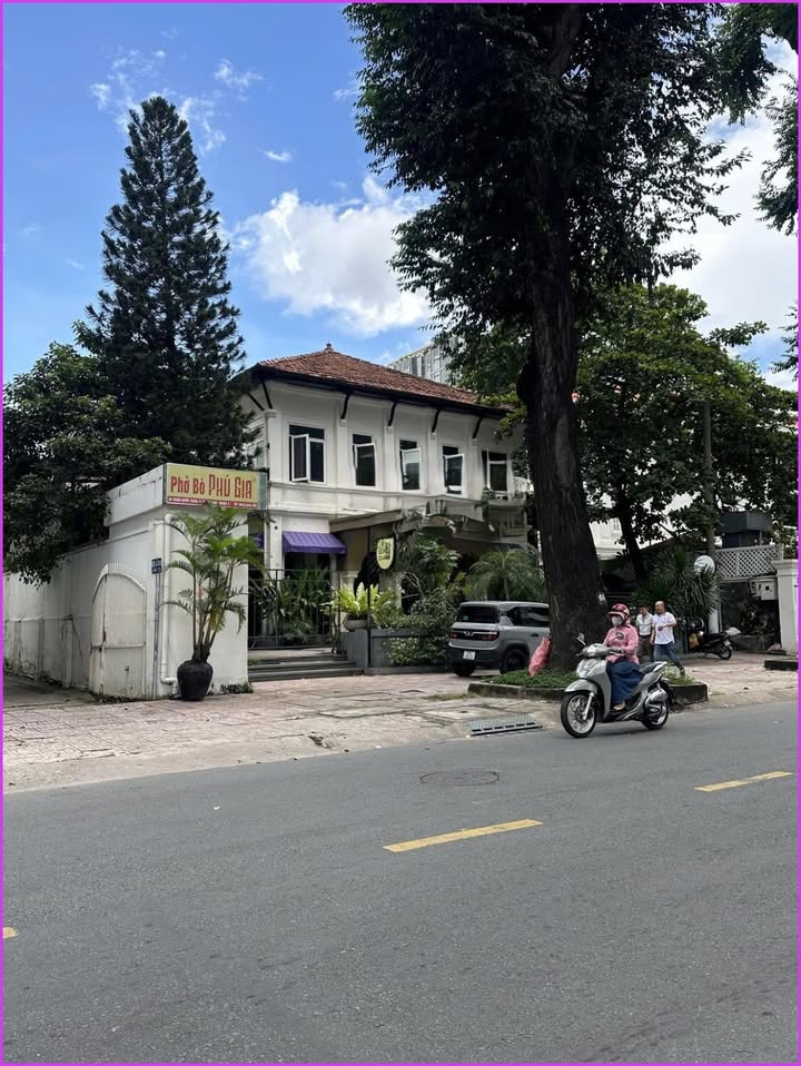 Cho thuê nguyên căn mặt tiền Trần Quốc Thảo, Q.3, 659m² chỉ 480 triệu/tháng - Cơ hội kinh doanh tuyệt vời!