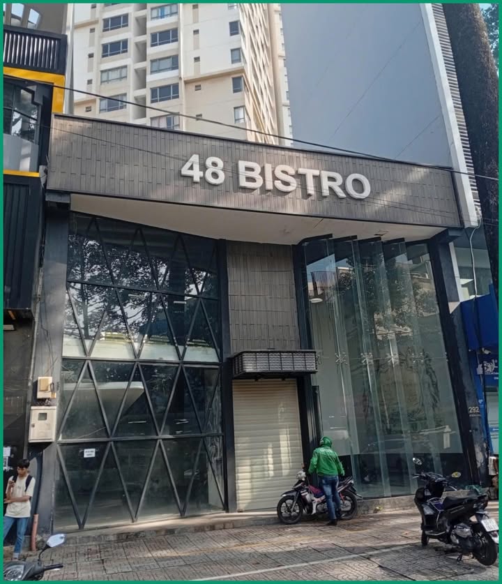 Cho thuê FrontHouse đường An Dương Vương quận 5, 300m² - Vị trí đắc địa thuận lợi kinh doanh!