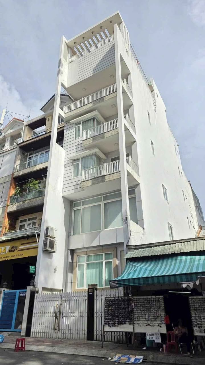 Cho thuê tòa nhà mặt tiền Hồ Xuân Hương, Quận 3 - Diện tích 150m², vị trí đắc địa!