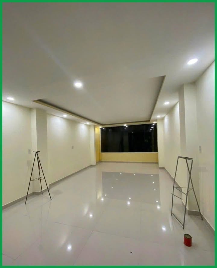 Cho thuê nguyên căn mặt tiền đường Nguyễn Công Trứ, quận 1 - Vị trí đắc địa cho doanh nghiệp