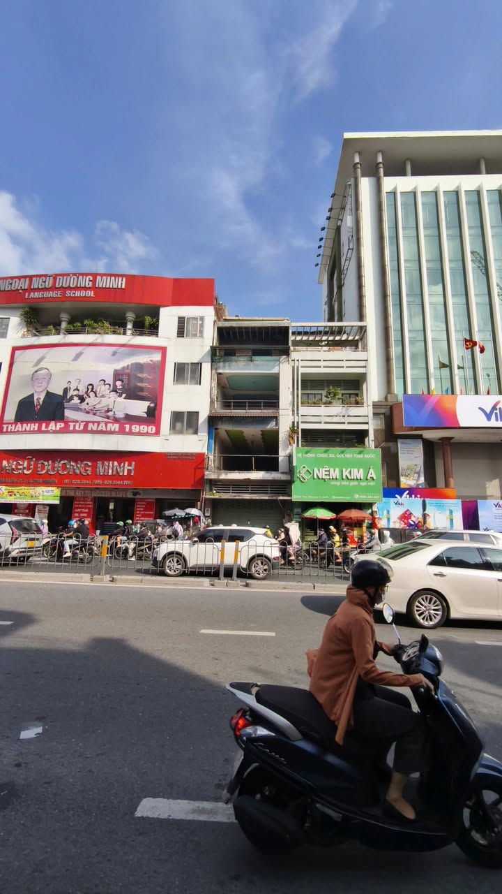 Nhà mặt tiền 130B Phan Đăng Lưu, Phú Nhuận 137.9m² giá 35 tỷ - Đầu tư sinh lời ổn định!