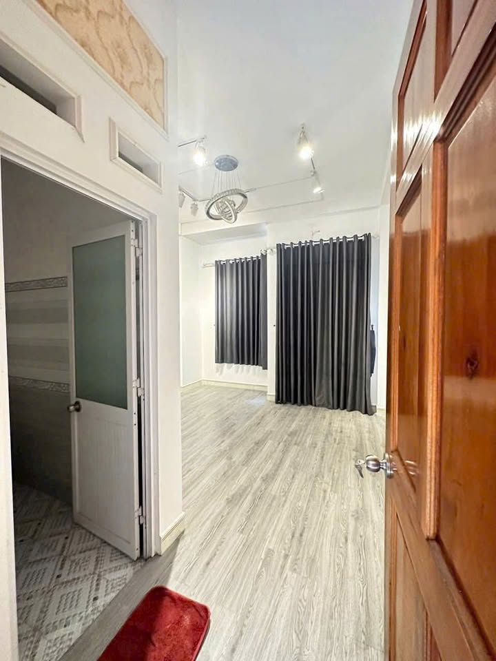 Nhà cho thuê đẹp Hiệp Thành 13, Quận 12, 60m² giá 11 triệu - Thích hợp ở và làm văn phòng!