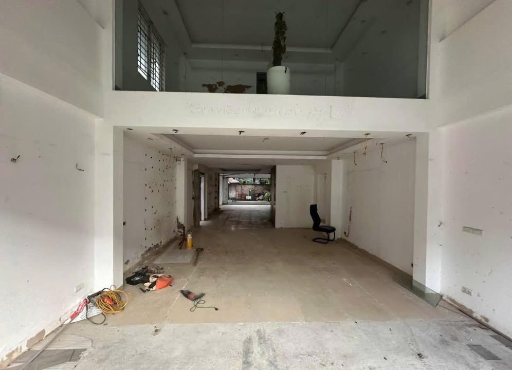 Mặt bằng kinh doanh cho thuê mặt phố Quang Trung Hà Đông 100m² giá 30 triệu - Vỉa hè siêu rộng, vị trí đắc địa!