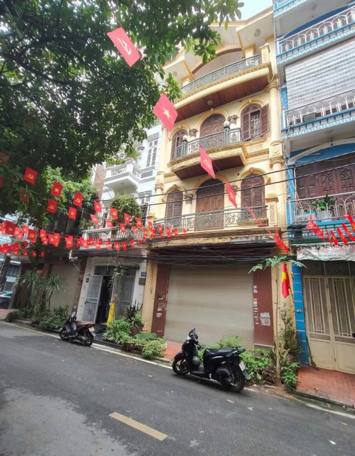 Nhà phố Hoàng Hoa Thám, Ba Đình 30m² giá 7.5 tỷ - Vị trí kinh doanh đắc địa!