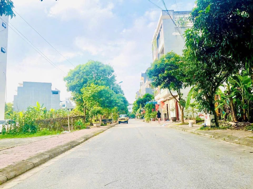 Đất nền Khu D Nam Đầm Vạc Vĩnh Yên 88m² giá 3 tỷ - Sổ hồng chính chủ!