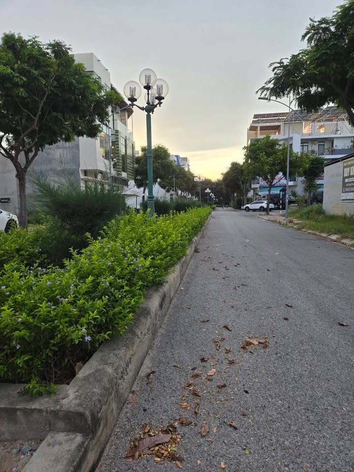 Bán lô đất K1 đường Chế Lan Viên, Phan Rang 150m² - Hướng Nam mát mẻ đối diện công viên