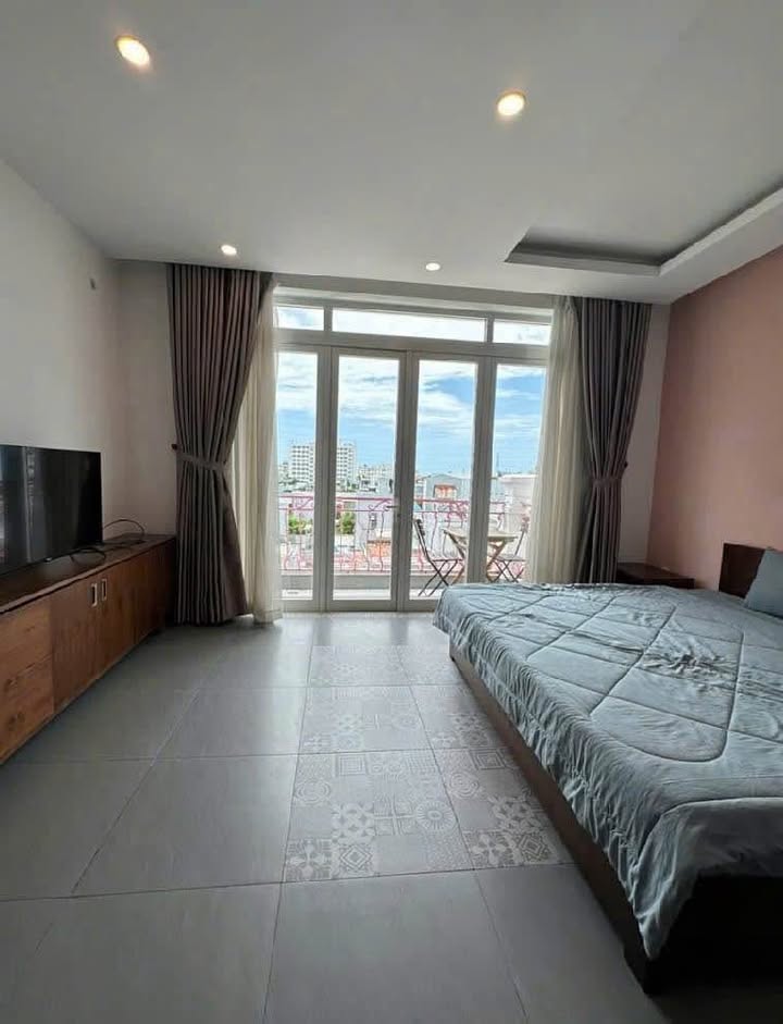 Phòng studio cho thuê tại Lê Văn Thủ, Mỹ An 7 triệu/tháng - Full nội thất, ban công lớn!