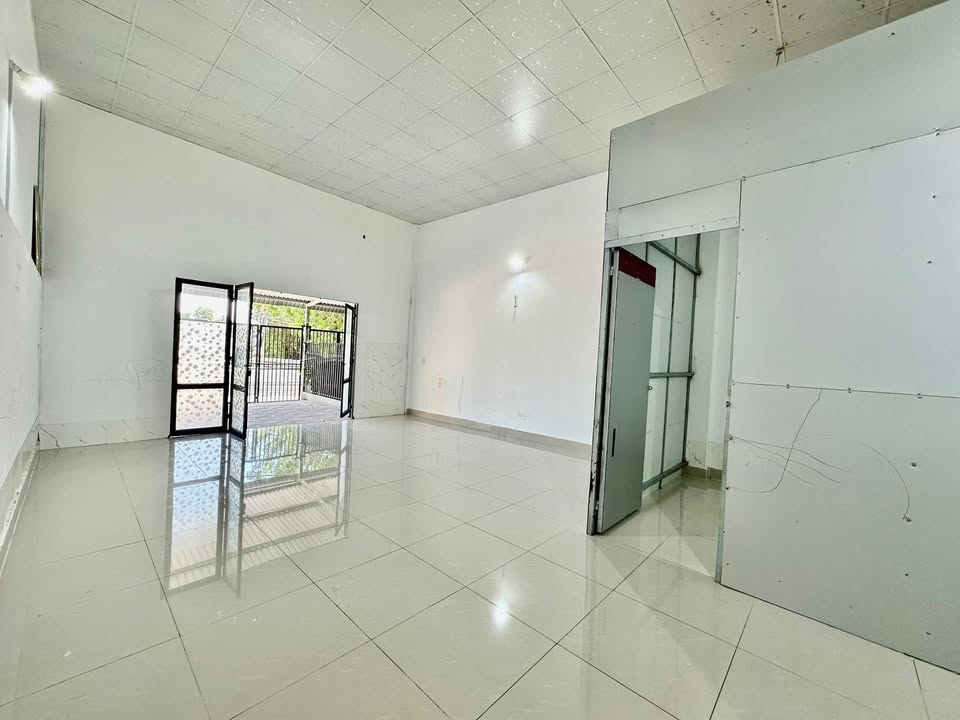 Nhà cho thuê Phú Hòa Thủ Dầu Một 100m² giá 5.5 triệu - Gần chợ và ĐH TDM!