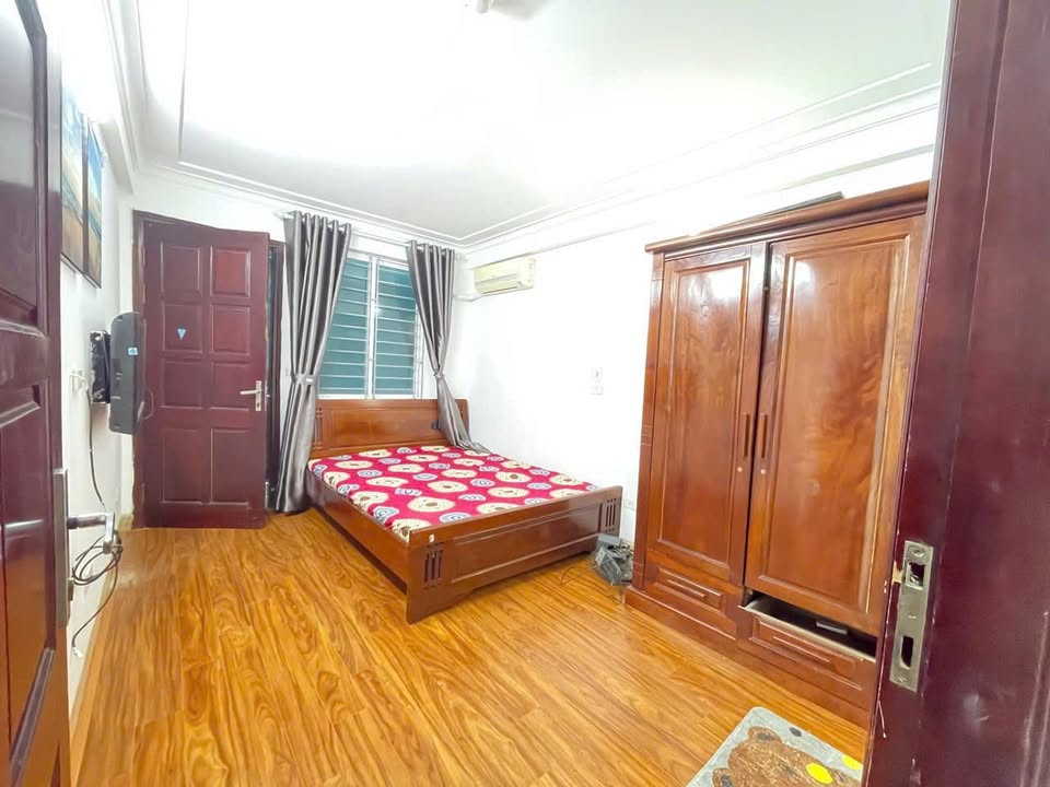 Phòng trọ cho thuê tại 100 Nguyễn Chí Thanh, Đống Đa, 3.2 triệu - Tiện nghi đầy đủ, an ninh 24/24!