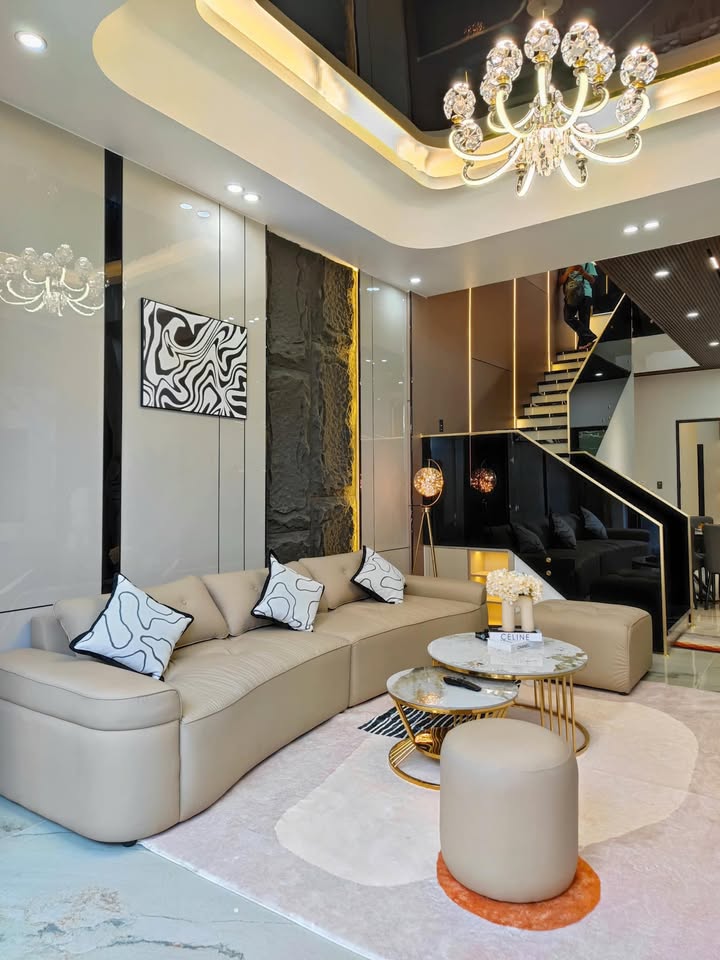 Nhà Mặt Tiền Hòa Minh Đà Nẵng 81m² giá 6.15 tỷ - Gần biển và trung tâm hành chính!