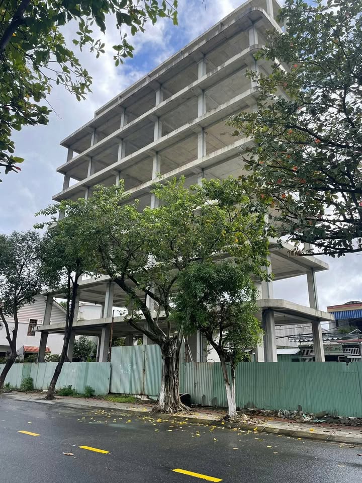 Đất 595m² đường Lạc Long Quân Đà Nẵng - Tặng nhà 9 tầng và bản vẽ xây dựng!