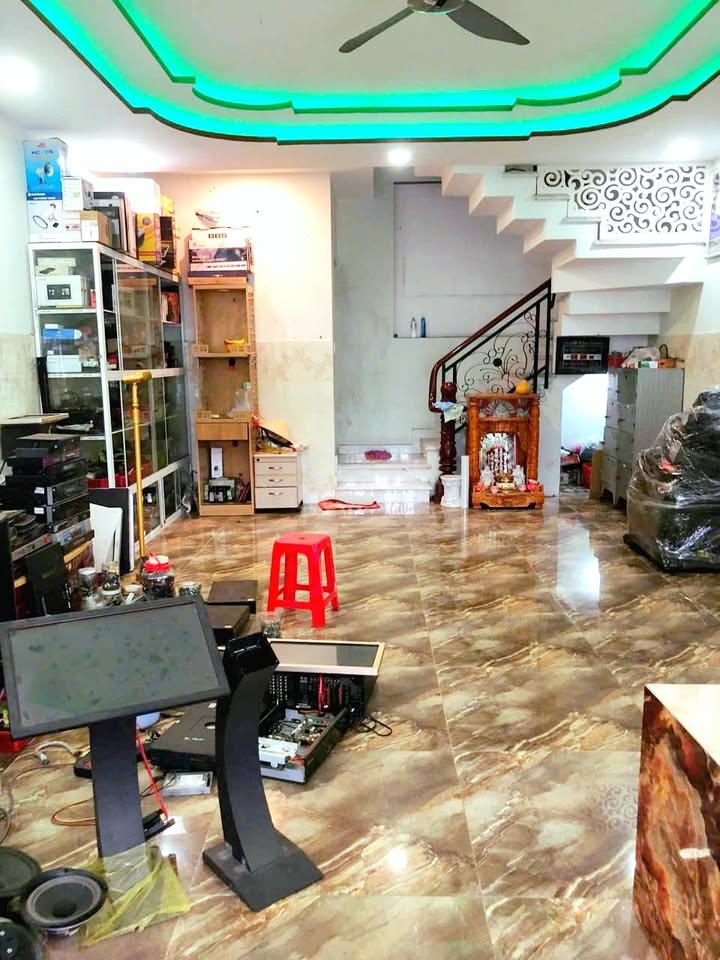 Nhà mặt tiền kinh doanh Trường Thọ, Thủ Đức 67m² giá 7.99 tỷ - Sổ riêng, không quy hoạch!