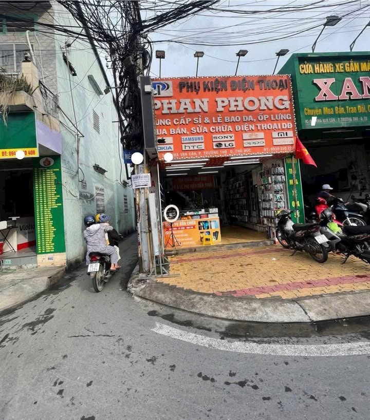 Nhà cho thuê góc 2 mặt tiền Kha Vạn Cân Thủ Đức 90m² - Kinh doanh sầm uất!