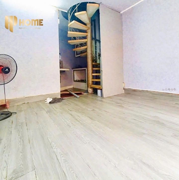 Nhà mặt tiền Chùa Hàng 20m² giá 6 triệu - Phù hợp kinh doanh và ở!
