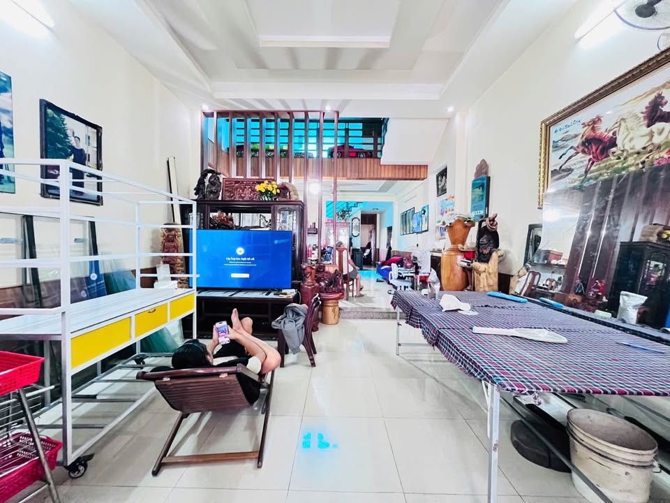 Mặt tiền Ung Văn Khiêm, Phường Phù Đổng, 125m² giá 4.55 tỷ - Vị trí đắc địa cho kinh doanh!