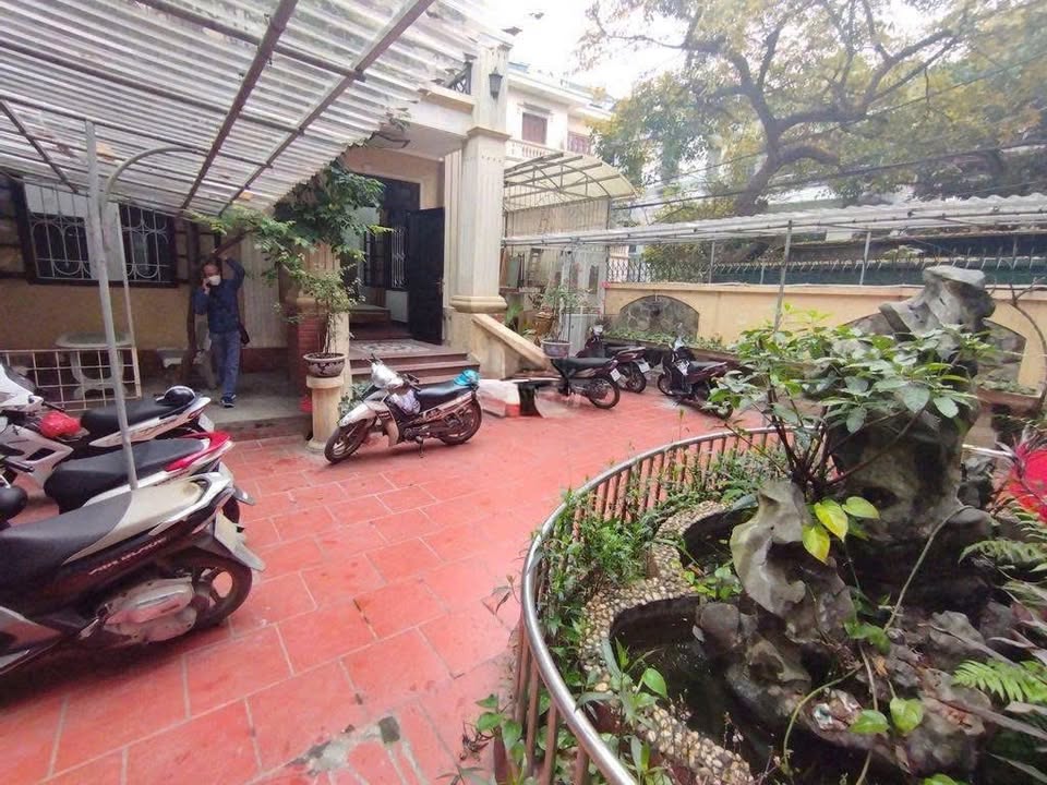 Cho thuê căn hộ mini tại ngõ 127 Hào Nam, Đống Đa 65m² giá 10 triệu - Nhà rộng thoáng mát, tiện nghi đầy đủ!